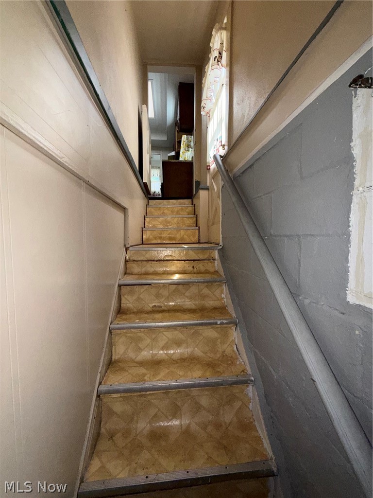 85 Smithsonian Street Girard OH 44420
