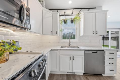 9387 Victoria Lane North Ridgeville OH 44039