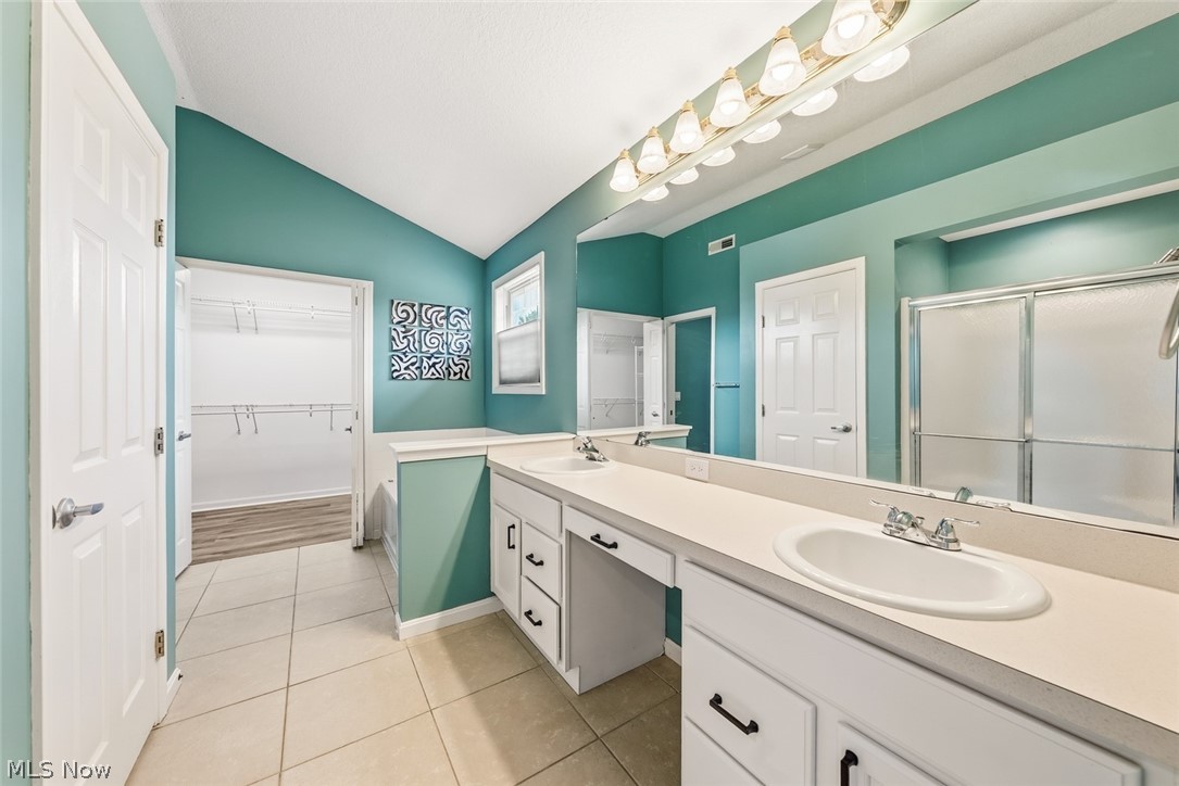 9387 Victoria Lane North Ridgeville OH 44039
