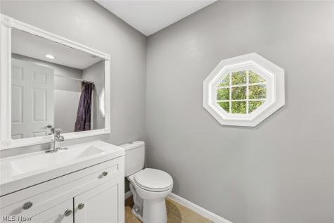 9387 Victoria Lane North Ridgeville OH 44039