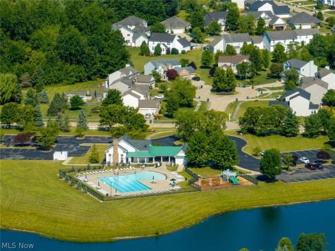 9387 Victoria Lane North Ridgeville OH 44039