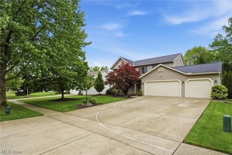 10376 Lake Meadows Drive Strongsville OH 44136