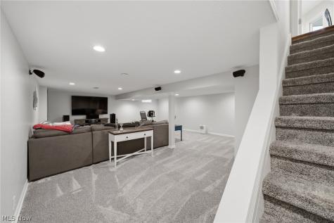 10376 Lake Meadows Drive Strongsville OH 44136