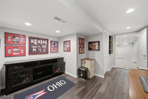 10376 Lake Meadows Drive Strongsville OH 44136