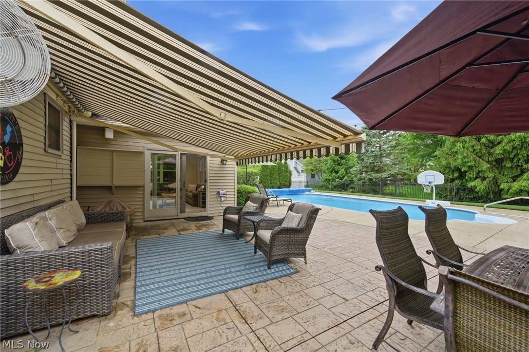 10376 Lake Meadows Drive Strongsville OH 44136