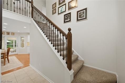 10376 Lake Meadows Drive Strongsville OH 44136