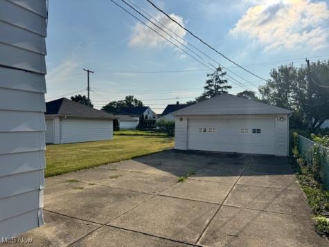701 E 315th Street Willowick OH 44095