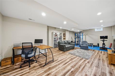 313 Wilmington Drive Broadview Heights OH 44147