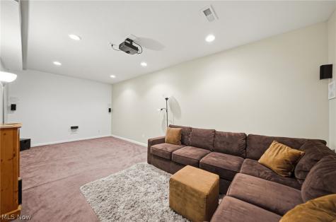 313 Wilmington Drive Broadview Heights OH 44147