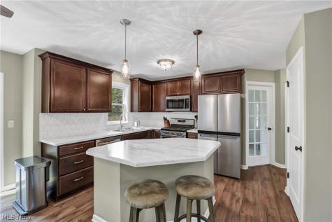 7599 Albion Road North Royalton OH 44133