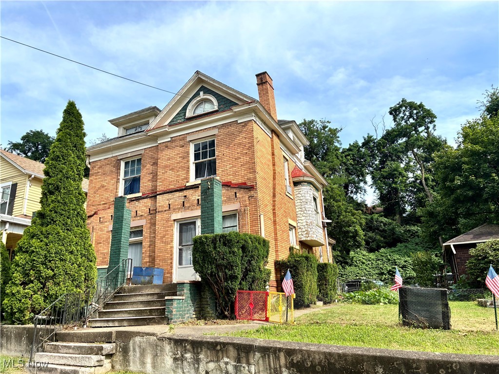 812 Bradshaw East Liverpool OH 43920