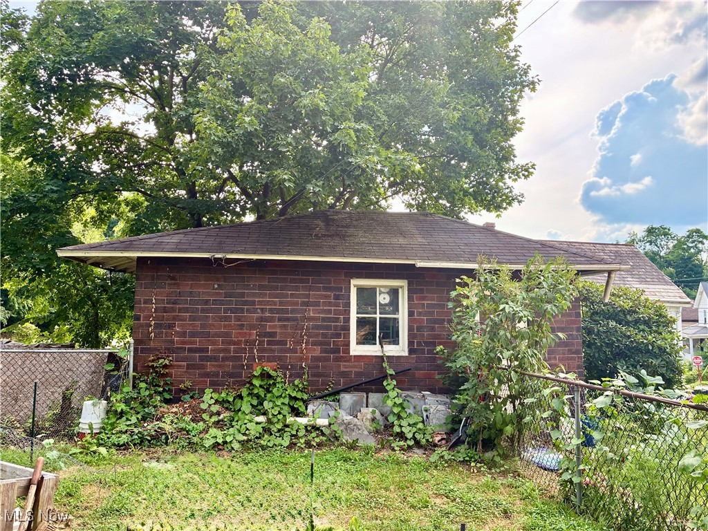 812 Bradshaw East Liverpool OH 43920