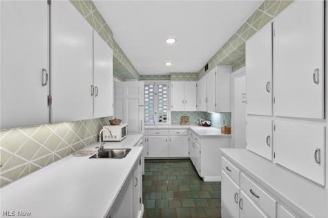 23900 Stanford Road Shaker Heights OH 44122
