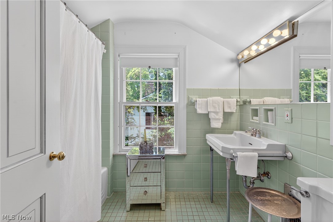 23900 Stanford Road Shaker Heights OH 44122