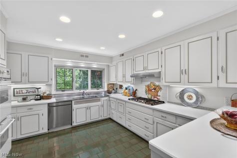 23900 Stanford Road Shaker Heights OH 44122