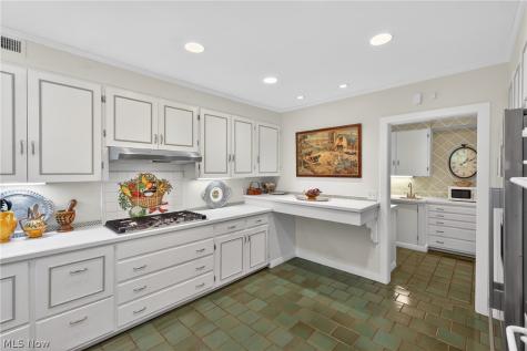23900 Stanford Road Shaker Heights OH 44122