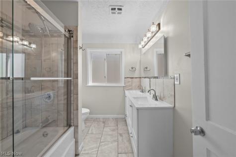 2512 Kingston Road Cleveland Heights OH 44118