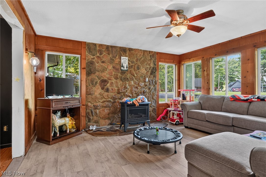 731 Lark Court Rock Creek OH 44084