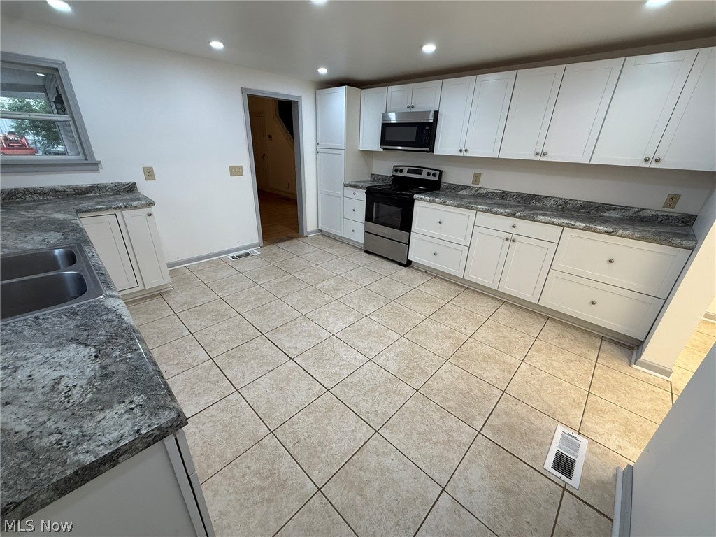 11 Sherman Street Dennison OH 44621