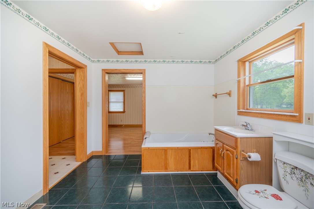 1041 Prentice Road NW Warren OH 44481