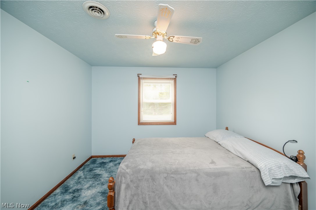 1041 Prentice Road NW Warren OH 44481