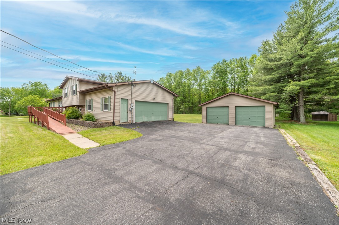 1041 Prentice Road NW Warren OH 44481