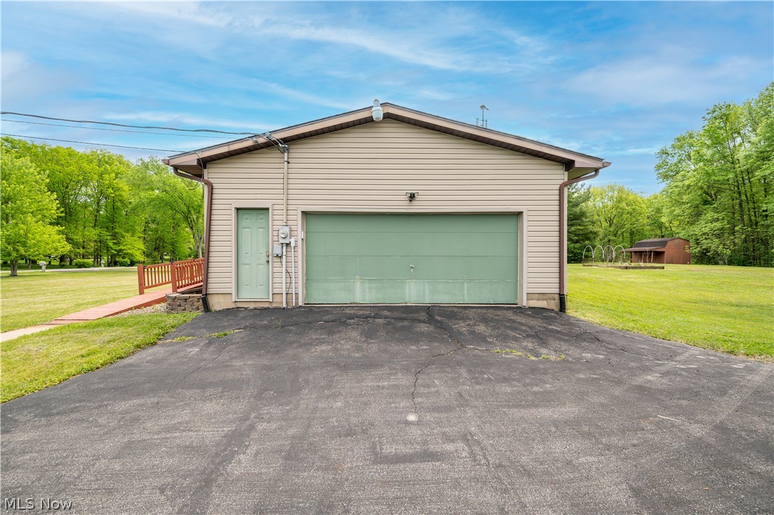 1041 Prentice Road NW Warren OH 44481