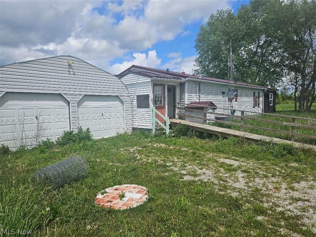 5229 Senate Road SE Amsterdam OH 43903