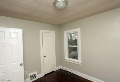 1206 24th Street NE Canton OH 44714