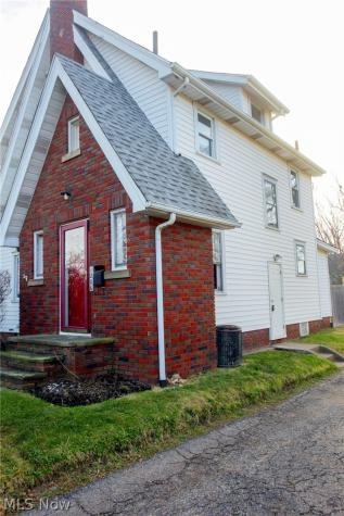 1206 24th Street NE Canton OH 44714