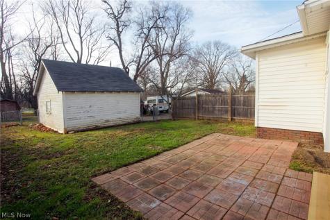 1206 24th Street NE Canton OH 44714