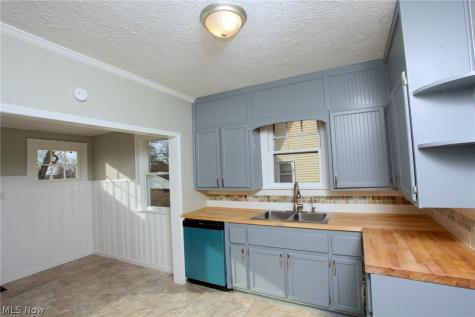1206 24th Street NE Canton OH 44714