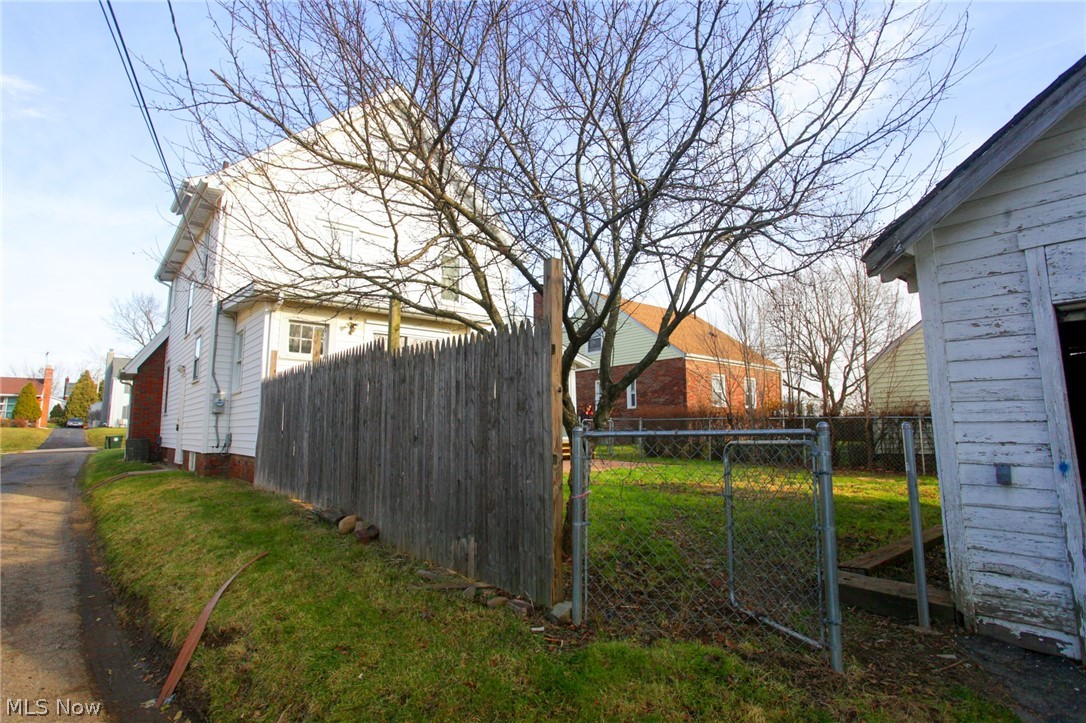 1206 24th Street NE Canton OH 44714