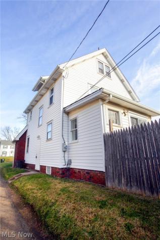 1206 24th Street NE Canton OH 44714