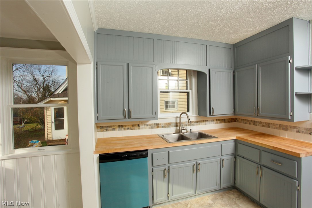 1206 24th Street NE Canton OH 44714