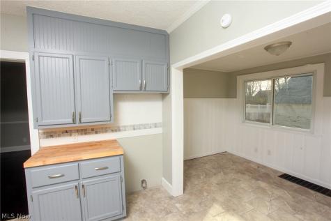 1206 24th Street NE Canton OH 44714
