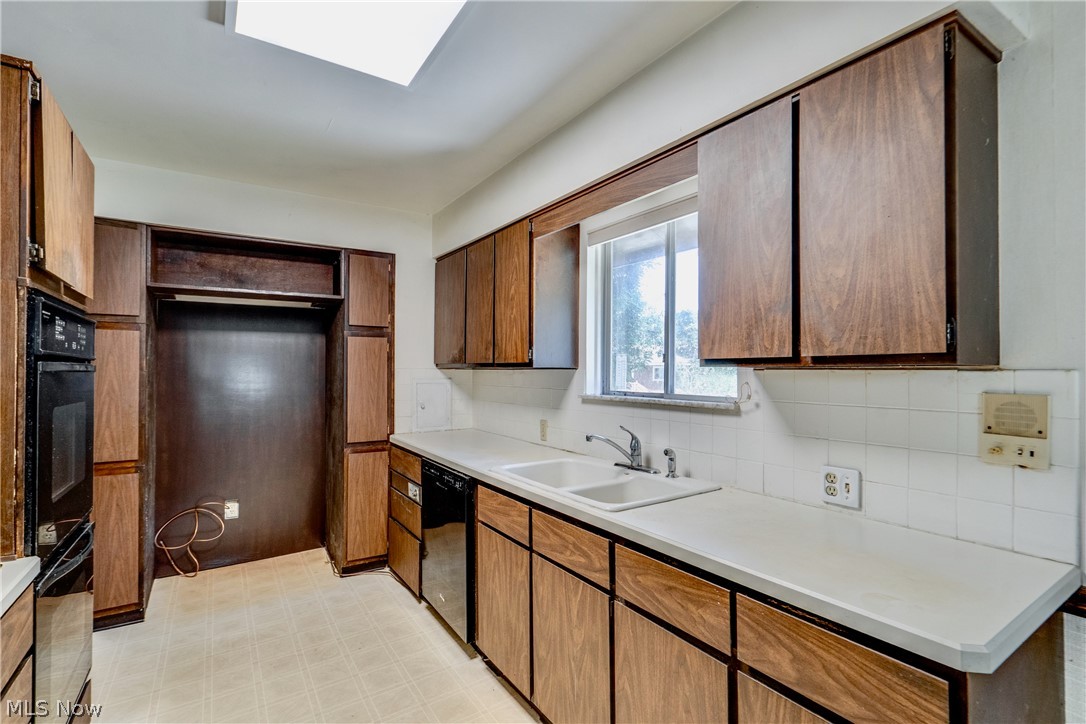 1512 Tiffany Circle Akron OH 44313