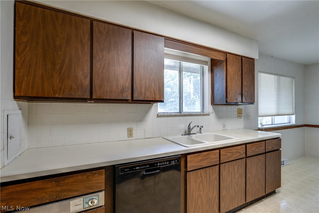 1512 Tiffany Circle Akron OH 44313