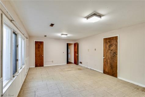 1512 Tiffany Circle Akron OH 44313