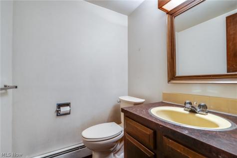 1512 Tiffany Circle Akron OH 44313