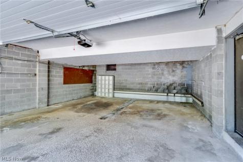 1512 Tiffany Circle Akron OH 44313