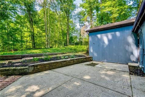 1512 Tiffany Circle Akron OH 44313