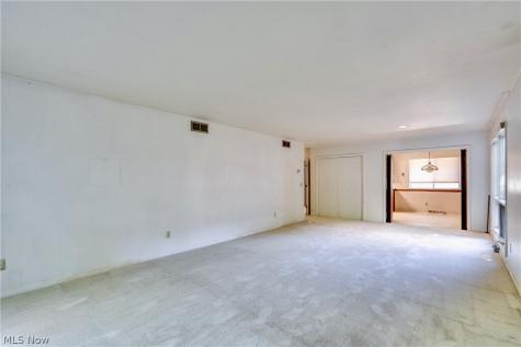 1512 Tiffany Circle Akron OH 44313