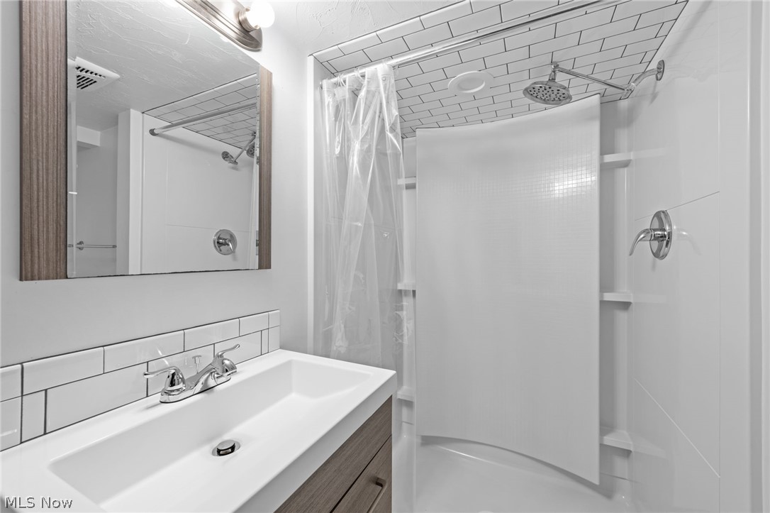 22235 Arbor Cliff Lane Rocky River OH 44116