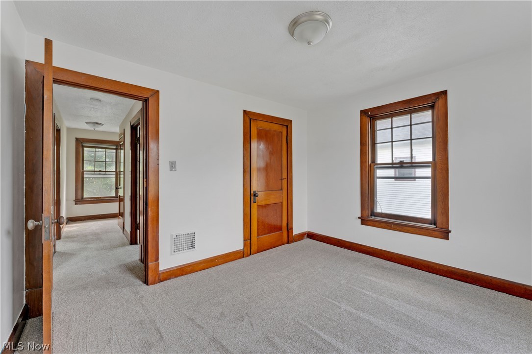 486 7th Street Struthers OH 44471
