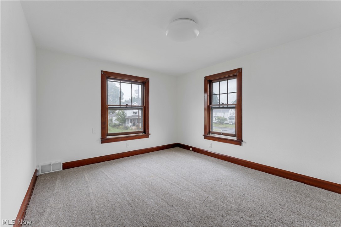 486 7th Street Struthers OH 44471