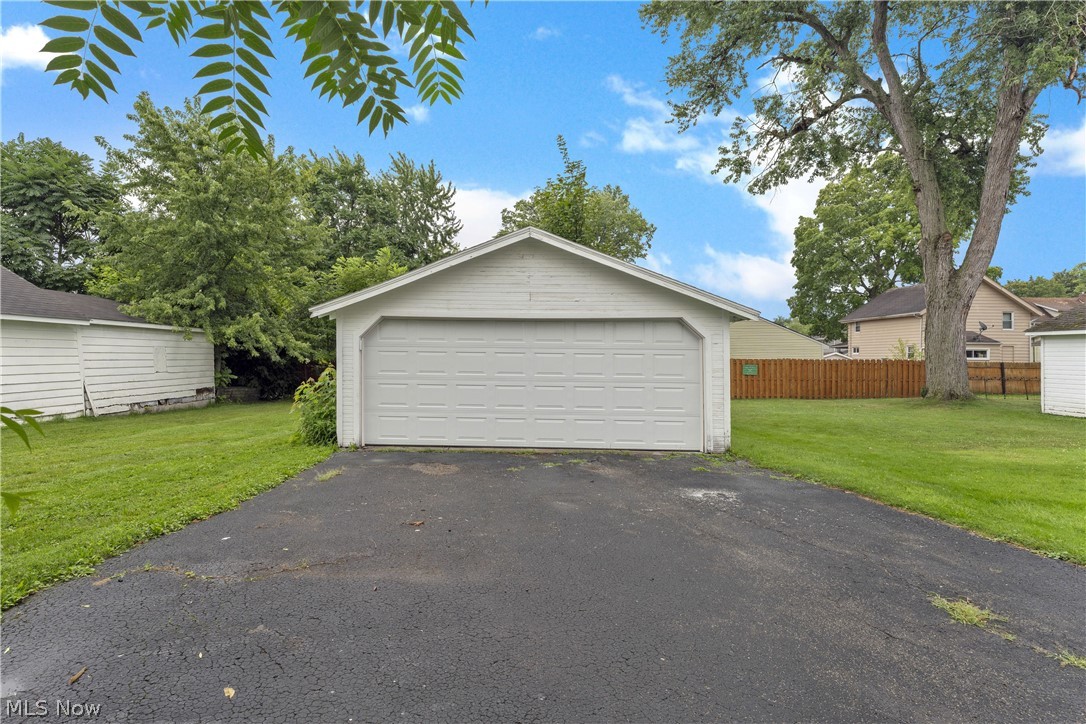 486 7th Street Struthers OH 44471