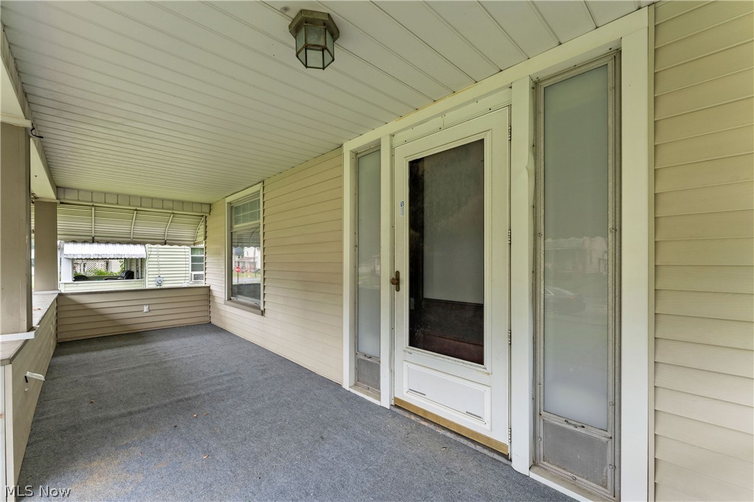 486 7th Street Struthers OH 44471
