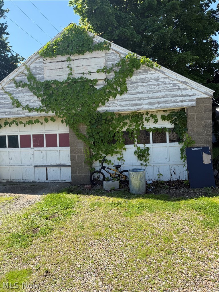 598 Wabash Avenue N Brewster OH 44613