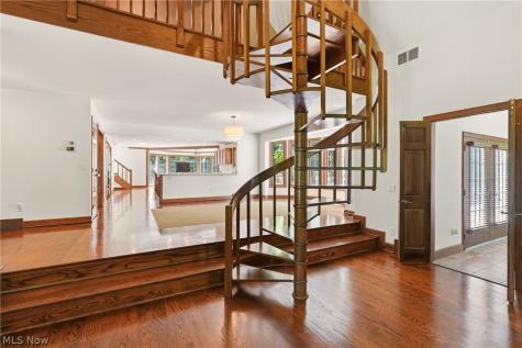 5360 Som Center Road Solon OH 44139